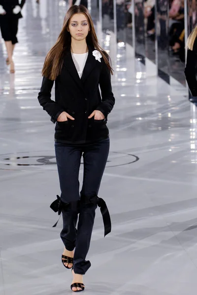 Look 38